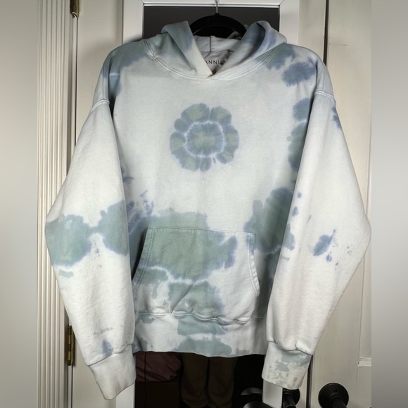 DANNIJO Tops - DANNIJO Pre-loved Women’s Tie Dye Super Soft Hoodie Size Large